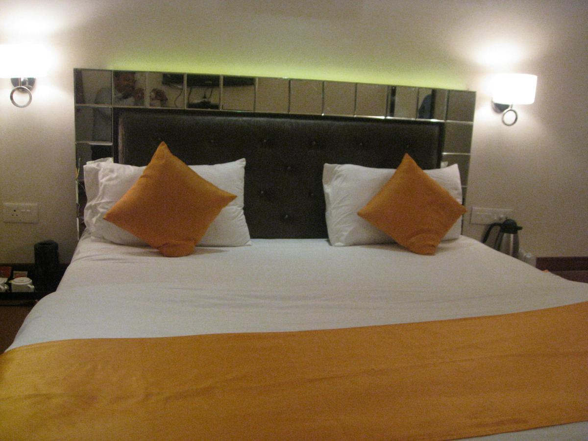 Hotel D'Grand Bareilly Extérieur photo
