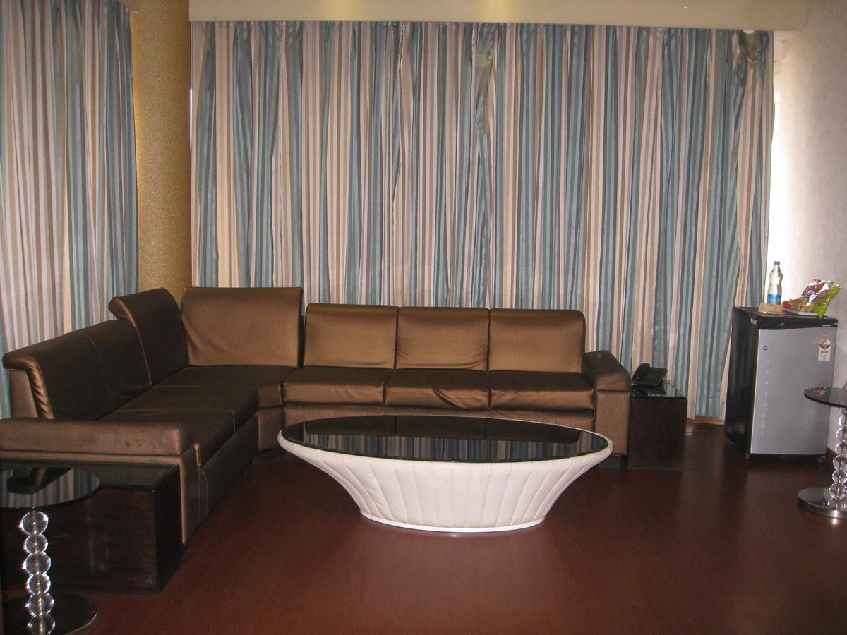 Hotel D'Grand Bareilly Extérieur photo