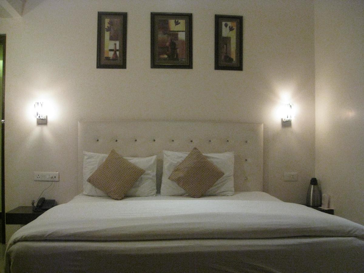 Hotel D'Grand Bareilly Extérieur photo