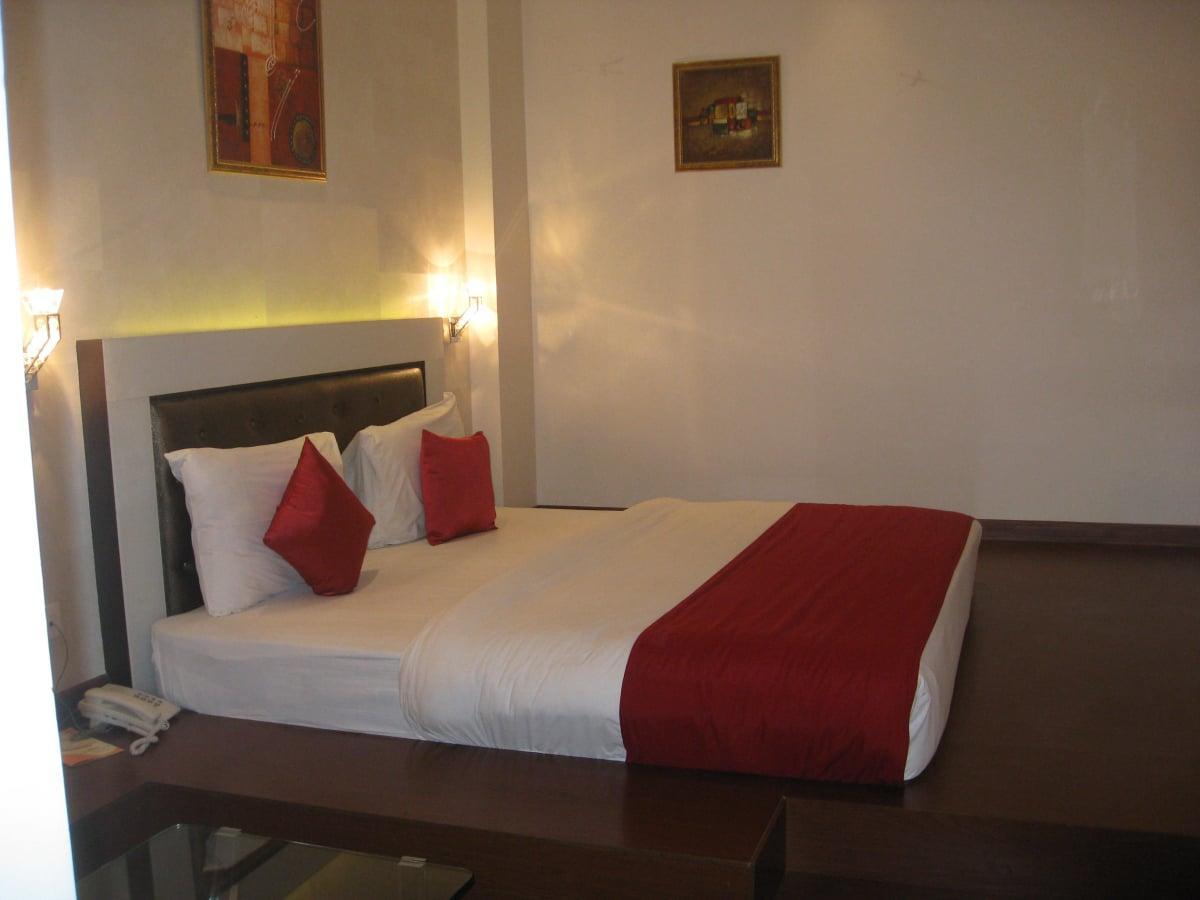 Hotel D'Grand Bareilly Extérieur photo
